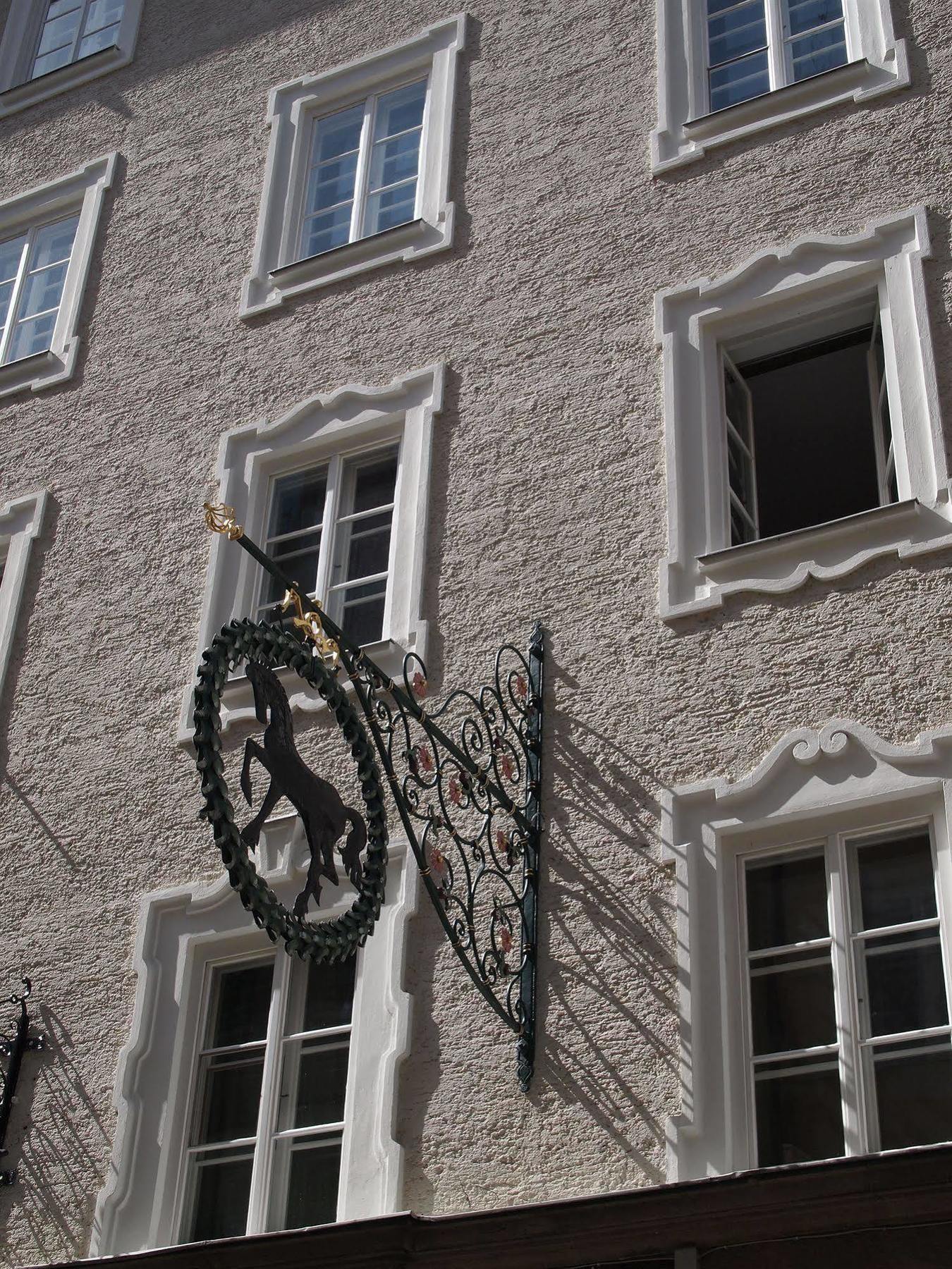 Hotel Schwarzes Roessl Salzburg Luaran gambar