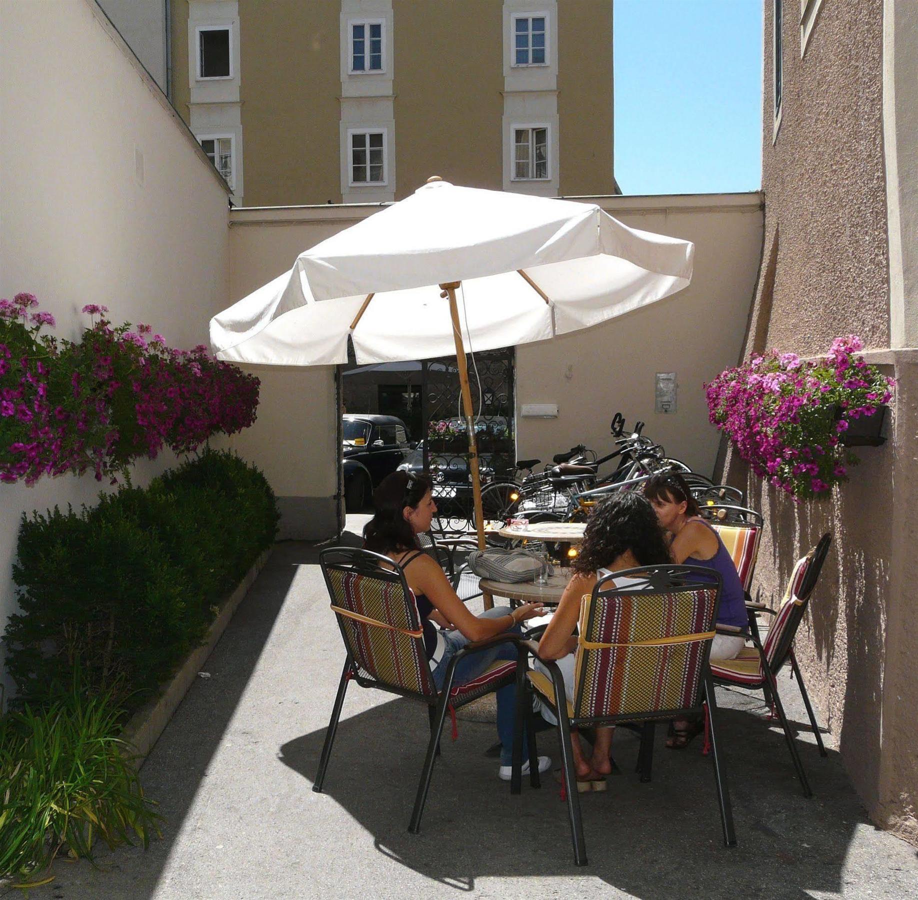 Hotel Schwarzes Roessl Salzburg Luaran gambar